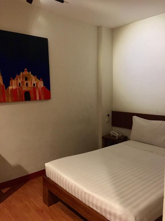 Hotel Ilocos Rosewell Zimmer foto